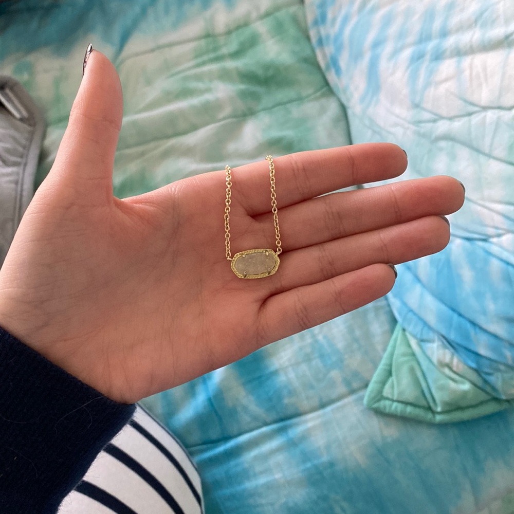 Kendra scott necklace